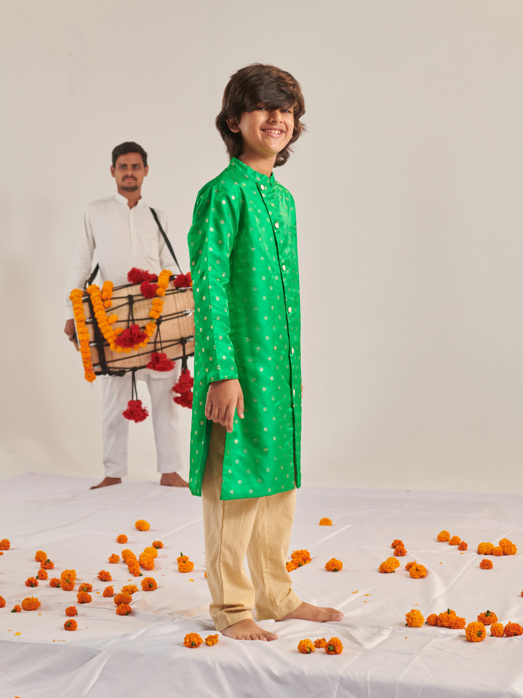 Boys Embroidered Regular Beads And Stones Kurta With Pyjamas (KP-BANGLORIGREEN)