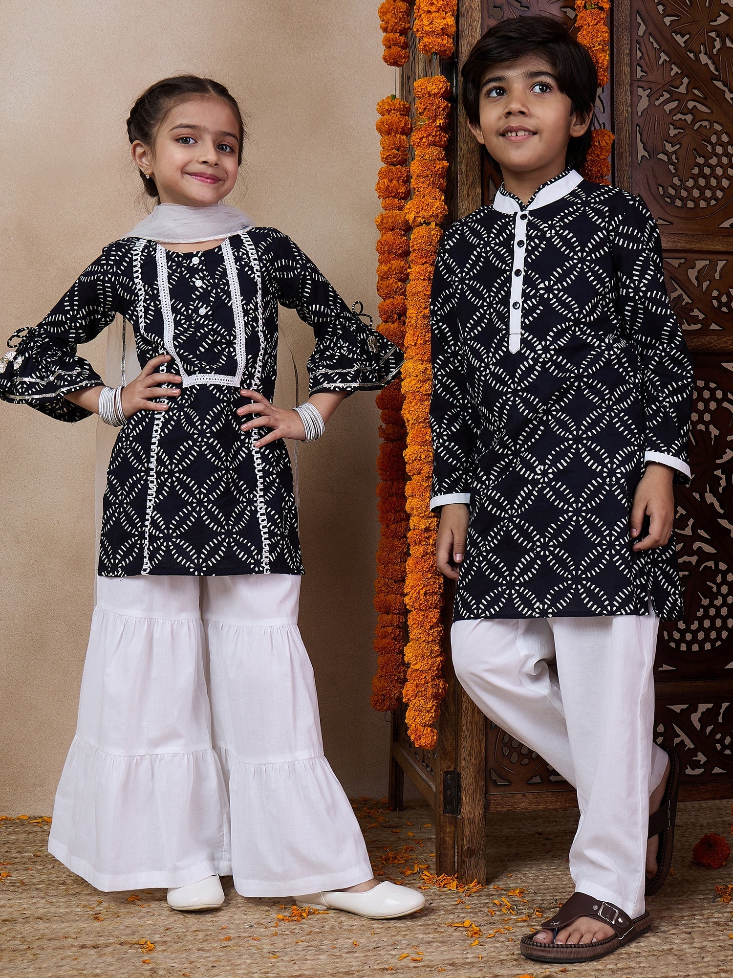 Boys Ethnic Motifs Printed Mandarin Collar Kurta With Pyjamas (KP-BLACKFLORAL)