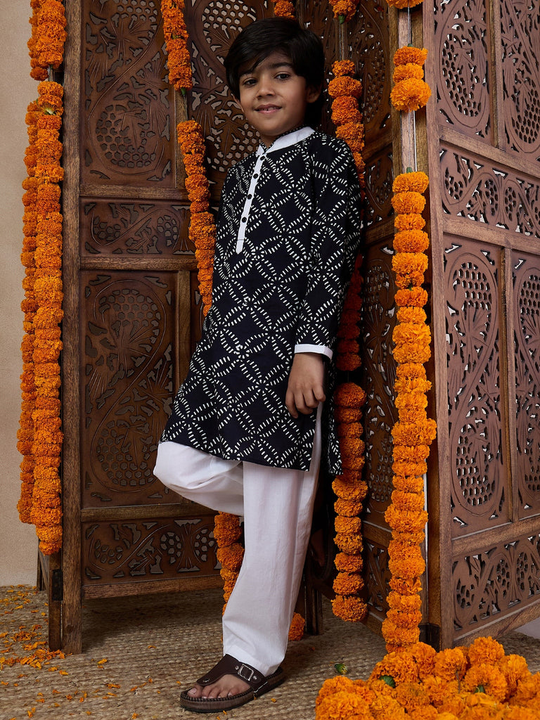 Boys Ethnic Motifs Printed Mandarin Collar Kurta With Pyjamas (KP-BLACKFLORAL)