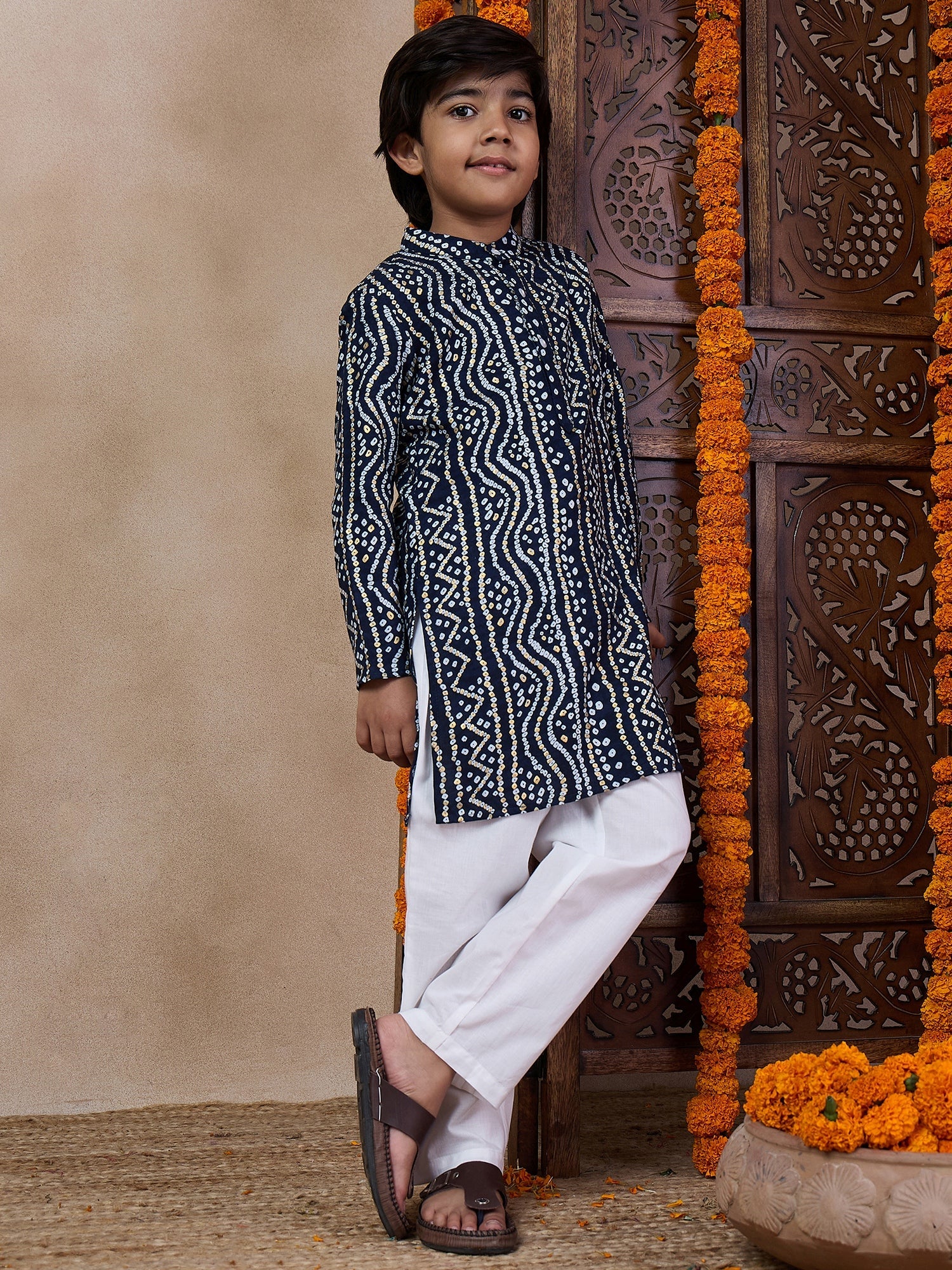 Boys Bandhani Printed Band Collar Kurta With Pyjamas (KP-BLUEBANDHNI)