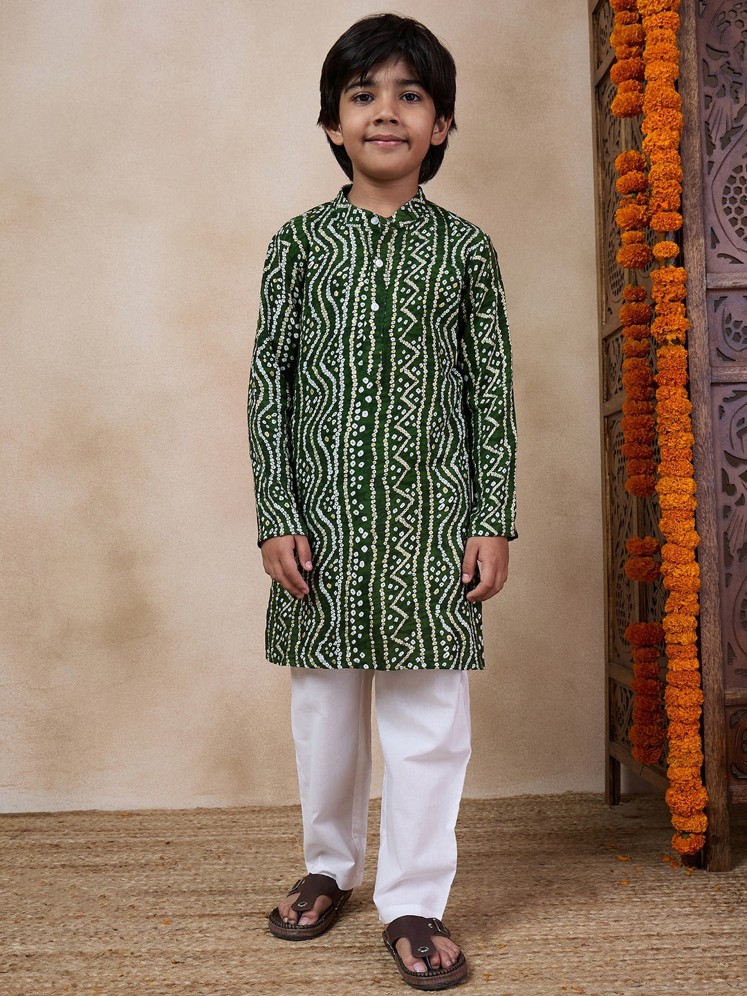 Boys Bandhani Printed Straight Kurta Pyjamas With Jacket (KP-GREENBROCADE)