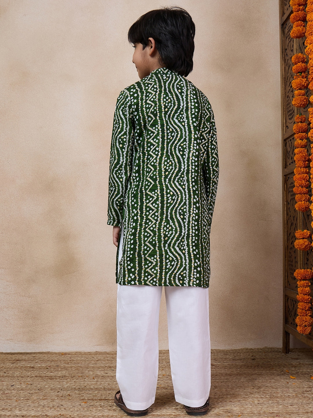 Boys Bandhani Printed Straight Kurta Pyjamas With Jacket (KP-GREENBROCADE)