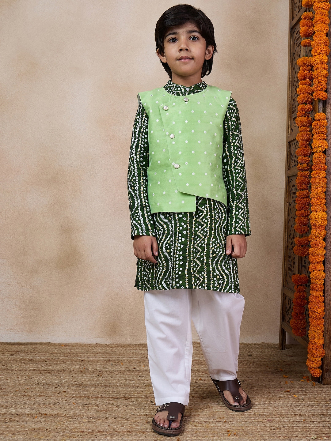 Boys Bandhani Printed Straight Kurta Pyjamas With Jacket (KP-GREENBROCADE)