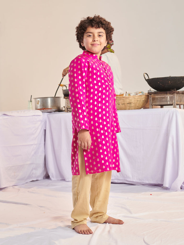 Boys Floral Printed Regular Sequinned Kurta With Pyjamas (KP-MGSMALLBOOTI)