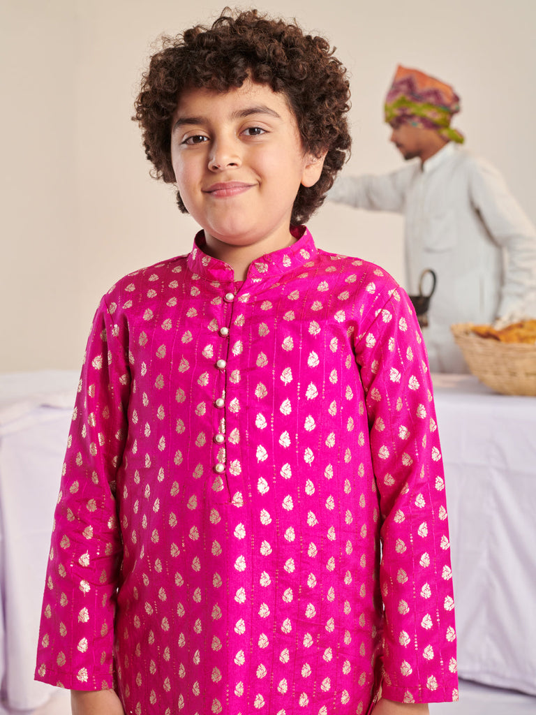 Boys Floral Printed Regular Sequinned Kurta With Pyjamas (KP-MGSMALLBOOTI)