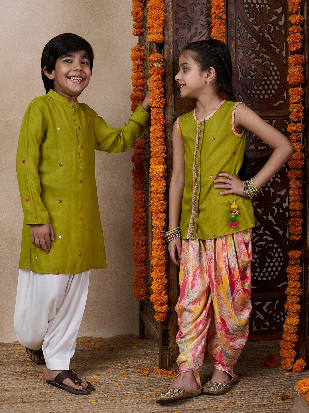 Boys Embroidered Mandarin Collar Mirror Work Kurta With Pyjamas (KP-OLIVEMIRROR)