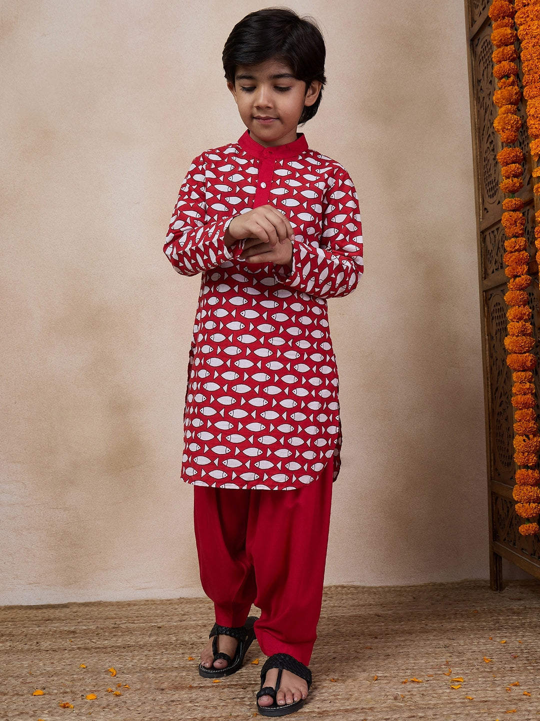 Boys Ethnic Motifs Printed Band Collar Kurta With Salwar (KP-REDFISH)